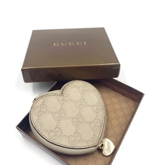 Authentic Gucci GG logo Monogram Heart Coin Case - Picture 14 of 15